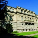 Anspruch auf unabhängiges Gericht: Verspätete Geltendmachung, aber Ausstandspflicht von Amtes wegen