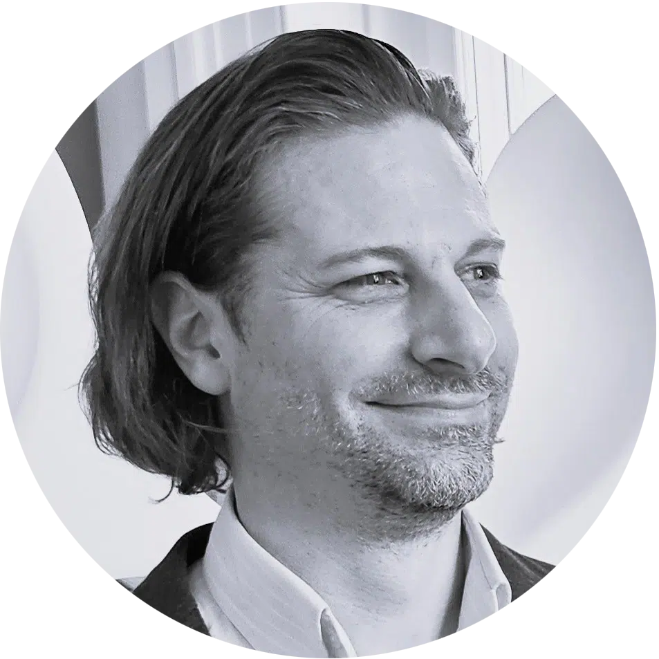 Autorenbild RA Marc Peyer