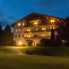 Ferienwohnung/Zweitwohnsitz der Ehefrau: Keine entschädigungslose Löschung der Nutzniessung des Ehemannes