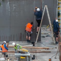 Bauhandwerkerpfandrecht: Notariell beglaubigte Schuldanerkennung des persönlichen Schuldners, definitiver Rechtsöffnungstitel + Pfandgläubiger / Drittpfandschuldner