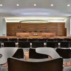 Kapazitätsmangel + Pflichtverletzungen bei der Ausübung des Anwaltsberufs: Absetzung des amtlichen Verteidigers